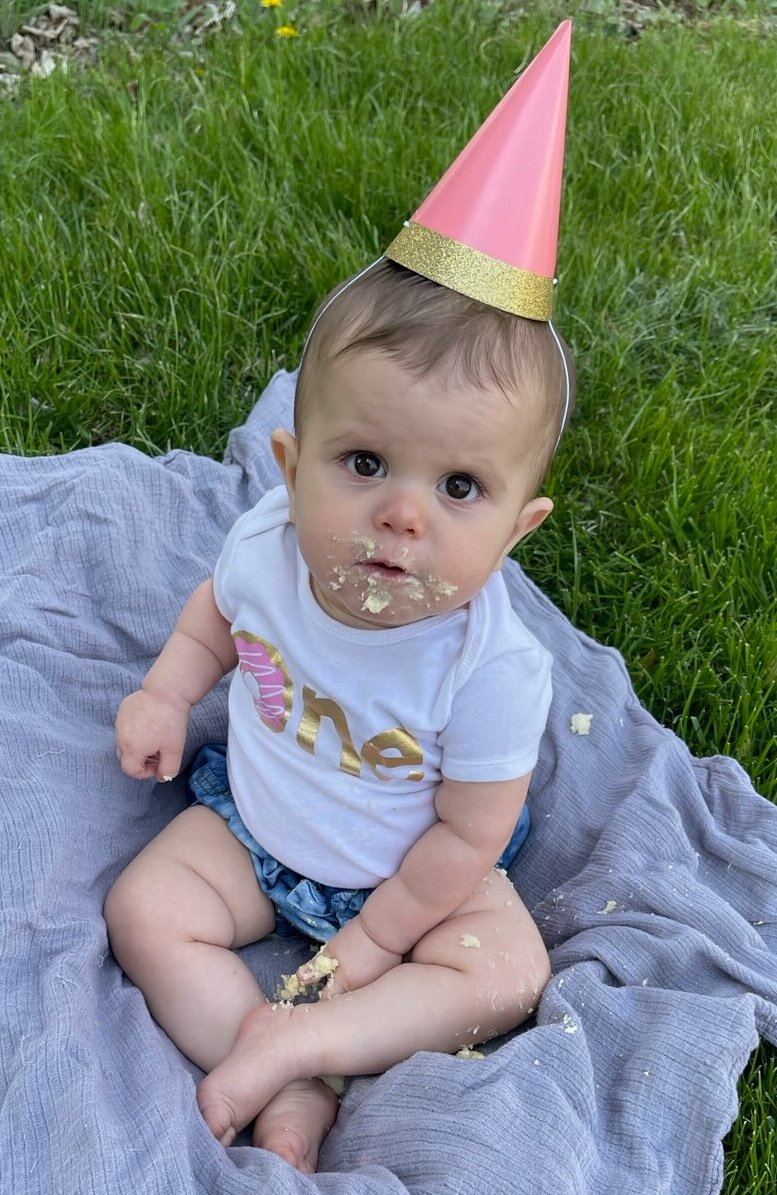 First cupcake: before and after. 
Happy 1st birthday to my little love. 💕