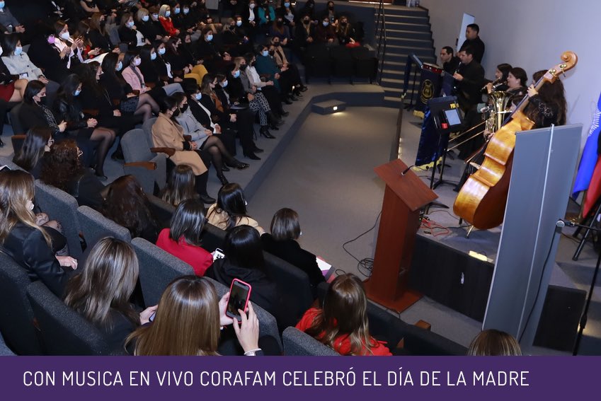 Corafam_PDI's tweet photo. Los invitamos a revisar la galería de imágenes de la actividad organizada por Corafam junto a la Banda Sinfónica de la PDI, por el Día de la Madre en los cuarteles General e Independencia en https://t.co/M3bl7jhEzV #diadelamafre #corafam #pdi #bandasinfonica https://t.co/xnCSnpwjEq