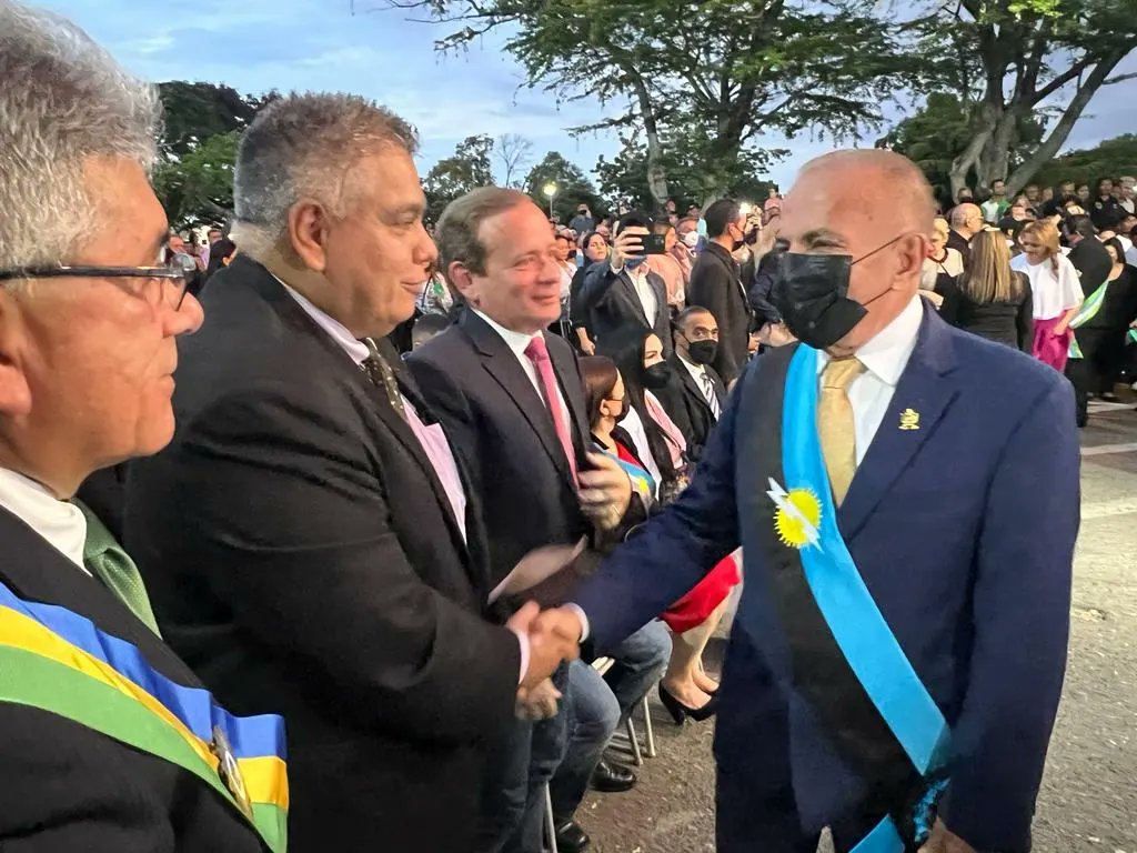 cheolagunillas's tweet photo. Acompañamos a nuestro gobernador Manuel Rosales y al alcalde Ely Ramón Atencio en los 300 años de la fundación de la Villa del Rosario de Perijá
#Lagunillas #ciudadojeda #Maracaibo #zulia #Innovacionyprogreso #perija @concejolags @manuelrosalesg @ciudad_Ojeda https://t.co/0xWPeuveSk