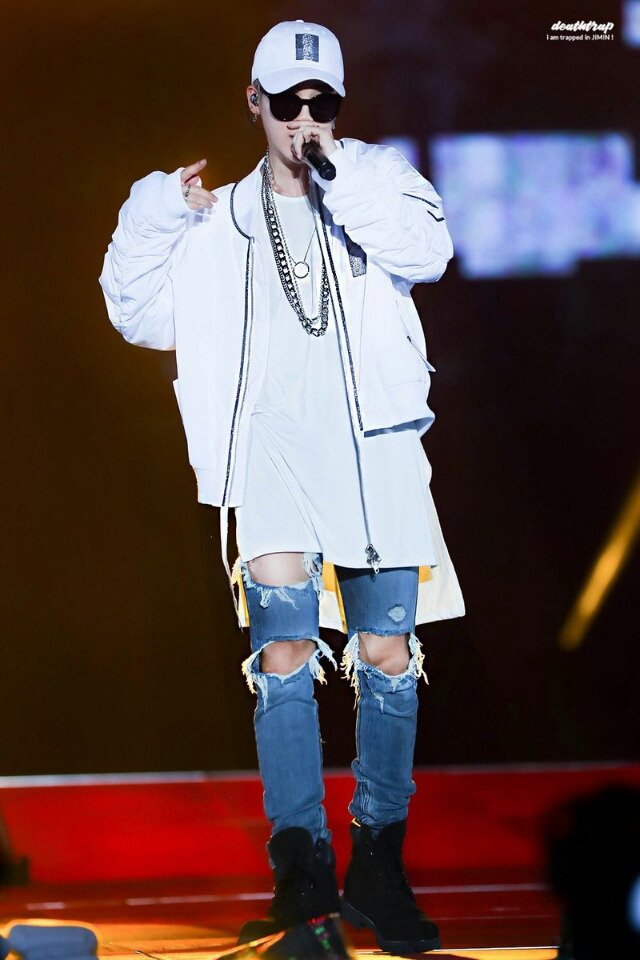 jimin_s_black13's tweet photo. (今日) #一番好きなジミンちゃんの写真
他の写真を選んでたけど
今日はやっぱりこの写真
オラオラジミンちゃん
まさか音源で出会えるとは…🥹
#제일좋아하는지미니사진올리기
#WeLoveYouJimin
#BTSJIMIN #JIMIN
#WithYouOutNow
#PROOF_TRACKLIST3
#TonyMontana https://t.co/eO22FZCNGN