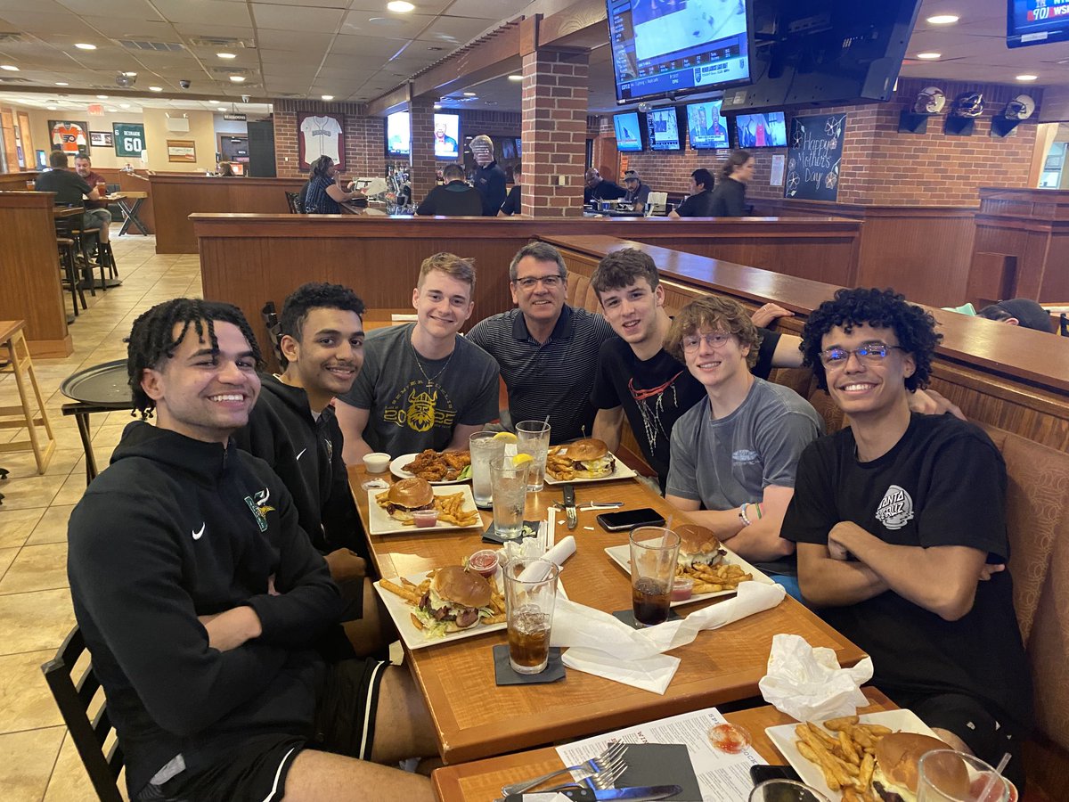 Dennis Csensits tweet media