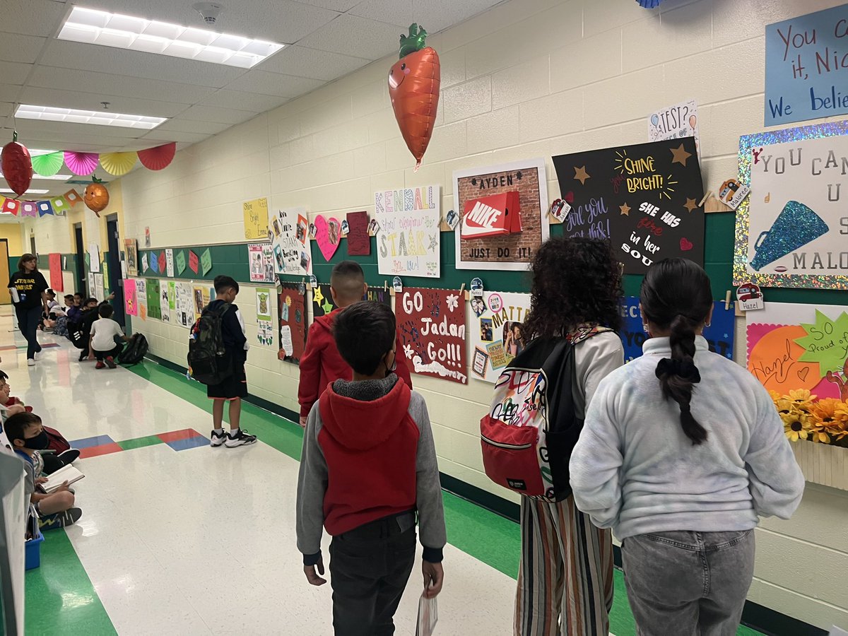 MrsStephieG's tweet photo. Our students were so pleasantly surprised! 💙 🦁 I’m so proud of these kiddos! @NISDLieck https://t.co/YKC0VpGCr0