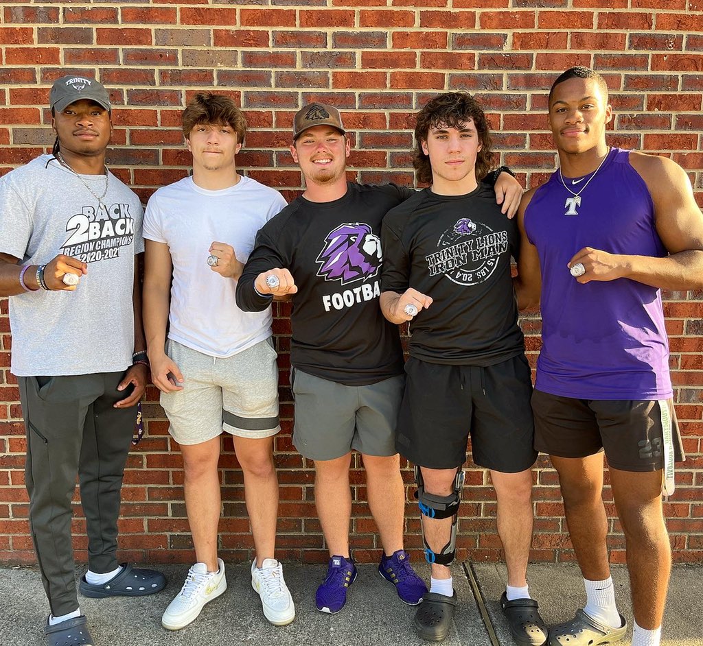 coachjhenry5's tweet photo. I’ll ride with this group over anybody. They went out the only way fitting for them… in style. One more time for the state champs 💍 #748Conquered https://t.co/2Z3TMxAWf9