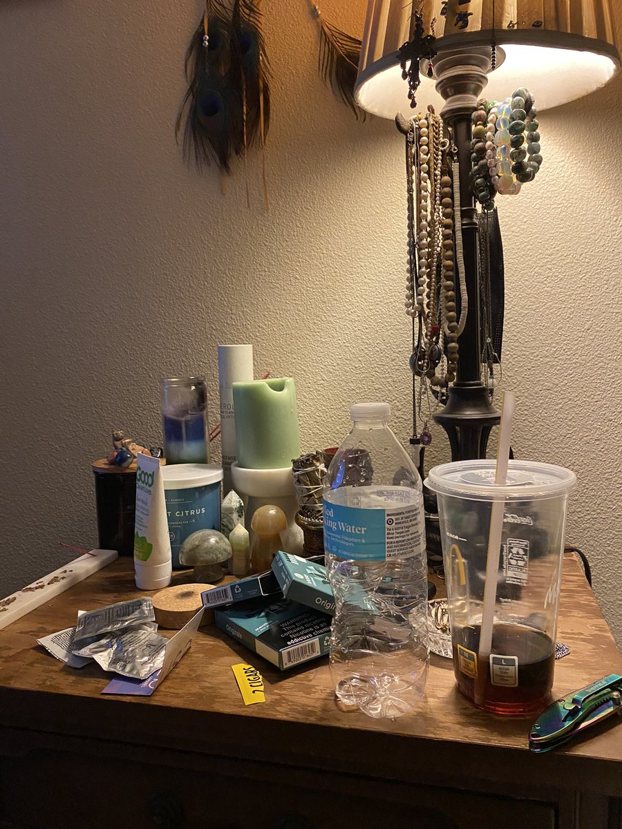 pukecoloredpant's tweet photo. hot boy nightstand https://t.co/9WiyuGnieU