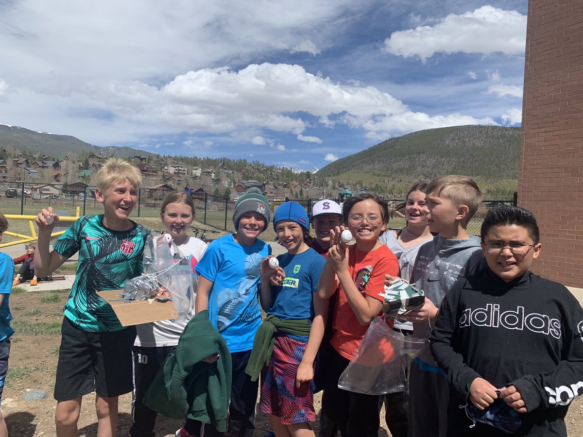 SharonBose5's tweet photo. What an eggciting day! These kiddos made eggcellent devices and their eggs survived the big drop! @CrysLaneMiller #summitcoveel #eggdrop @Pomeroy_SCE https://t.co/IR27w8Vdp7