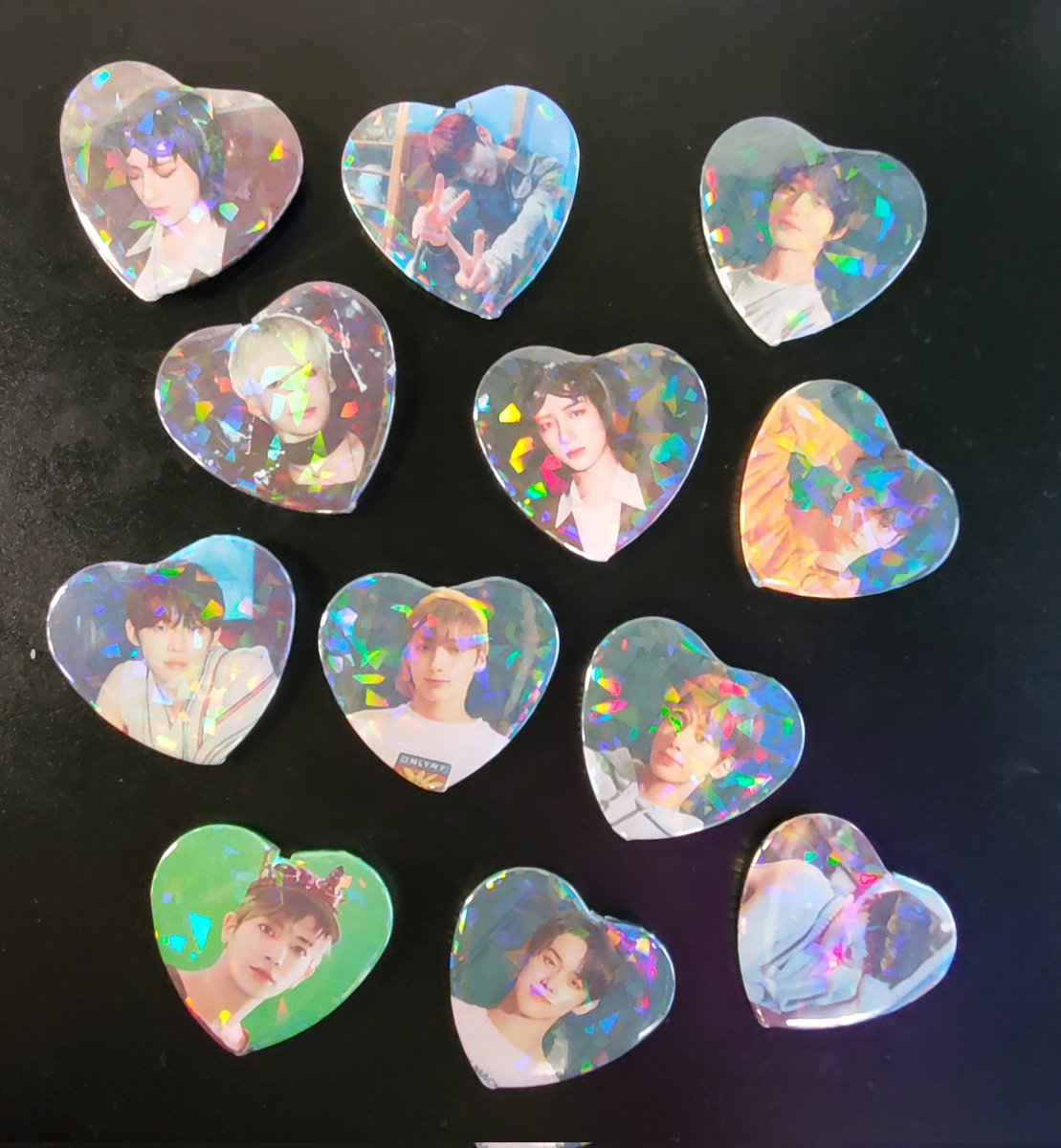 Amaris_sa's tweet photo. New buttons fresh in today! TXT, Twice, Ateez, and more! 🥰 Available in store. Come see us! Don't forget, we're open until 8pm Monday-Saturday. 💜 https://t.co/IqfFu5OD0d