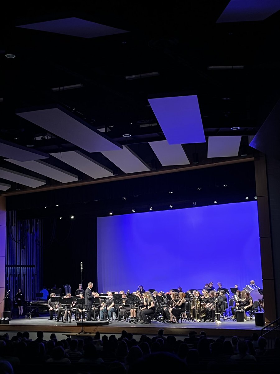 WCHSWolves's tweet photo. WCHS Concert Band is Simply the BEST 👊🏼🐺 @WCHSWolves @WestCler @WCHS_AP @WCHSRepthePACK 

Great work Mr. Fischer and Students 👍🏻 https://t.co/1zbYMNbA3b