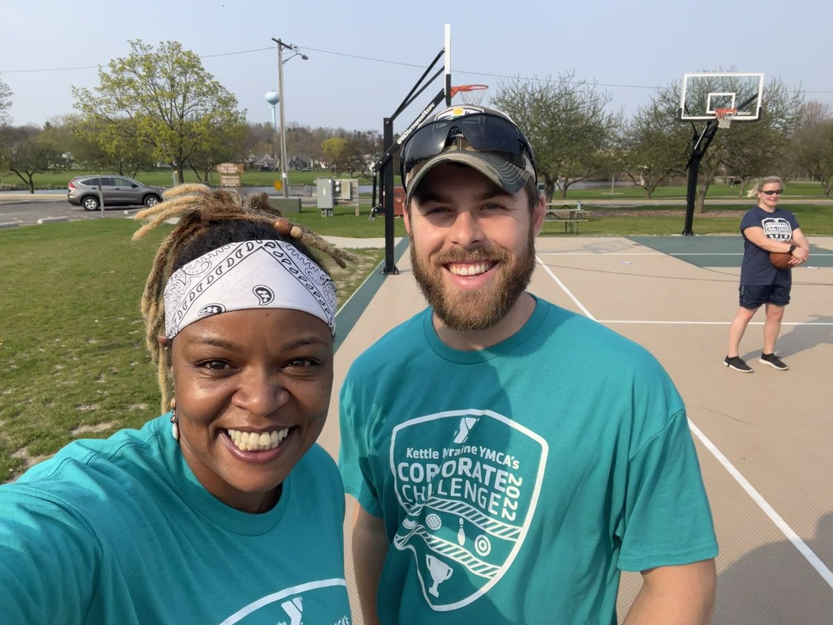 TarraGundrum's tweet image. T&amp;amp;T laid it down today at the Kettle Moraine YMCA’s #corporatechallenge today! A little #2ball action for the #washcowisco team! Can’t wait for the final scores to come in! 🏀🙌