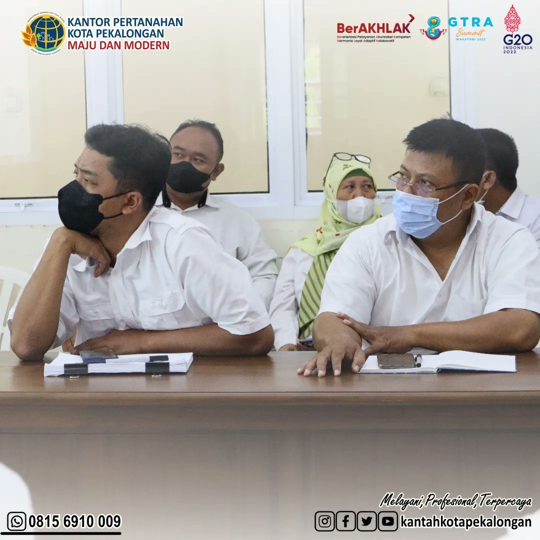 KantahPKLKota's tweet photo. Hai #SobATRBPN pada hari ini Rabu (11/05/2022) telah dilaksanakan Implementasi Penggunaan Aplikasi E-Office di Lingkungan Kantor Pertanahan Kota Pekalongan
#Implementasi #Eoffice
#KantorPertanahan #KotaPekalongan
#KantahKotaPekalongan
#ATRBPNKiniLebihBaik
#ATRBPNMajudanModern https://t.co/nbmXu4VgcZ