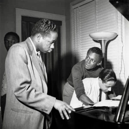 CryJazz_10's tweet photo. Clifford Brown, Horace Silver and Miles Davis 

Van Gelder Studio,Hackensack, N.J.

© Mosaic Images https://t.co/RFypLM1IwN