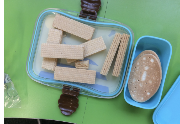 ESFGlenealy's tweet photo. Year 6 " Alternative Foodies Group" have been inquiring into GS snack habits. Year 1 & 2 students are eating a range of different foods. Are they all healthy? They aim to encourage healthy snacks at GS by teaching healthy food habits for action.
#snack #Glenealy #Healthyfood https://t.co/7z6UneYWYP