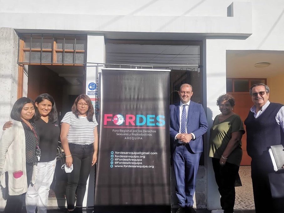 MarkVandeVreken's tweet photo. La semana pasada visité algunos proyectos en Arequipa que son financiados por la cooperación 🇧🇪

#MujeresEcosolidarias recolecta y recicla los desechos de 8000 hogares.

#ElTaller brinda apoyo técnico a los agricultores.

#Fordes apoya los derechos sexuales y reproductivos. https://t.co/BJv4Ew3AQ6