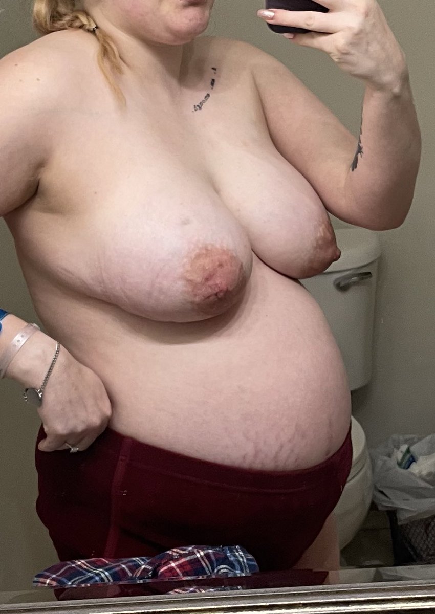 Gingerbredditor's tweet photo. Who wants to help relieve the pressure? #Lactaton #preggophilia https://t.co/kdlJIkczdw https://t.co/ktQNINdrZF