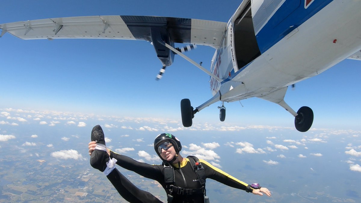 merj's tweet photo. Proud to direct the #film "#BeyondTheShadowOfSeptember: The world from a different view", with super amazing flyers from my #sky #family, @AuthorSchinder @curt_vogelsang w/ Air Sports Parachute Team @airsportsdemo and the legendary #skydiver, @GainzaErnesto. More to details soon! https://t.co/UkE3d7Ner2
