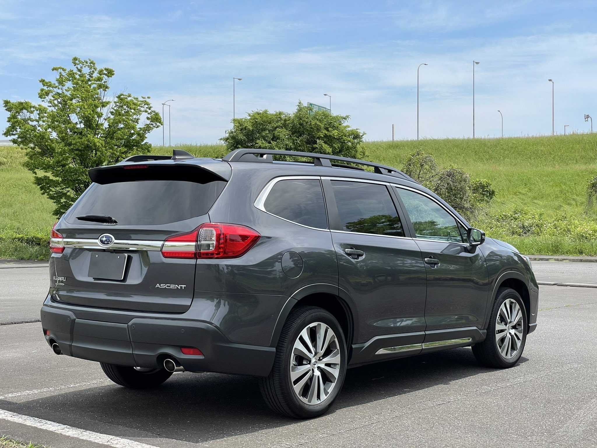 Sgp Forester Tv スバル アセント フォレスターの左ハンドル版と言って良いほど運転しやすかった サイズは大きいが視界と見切りが良いので大きさを感じさせないクルマ 2tを超える車重と思わせない軽やかな走りができて正直心が揺らぎました 笑