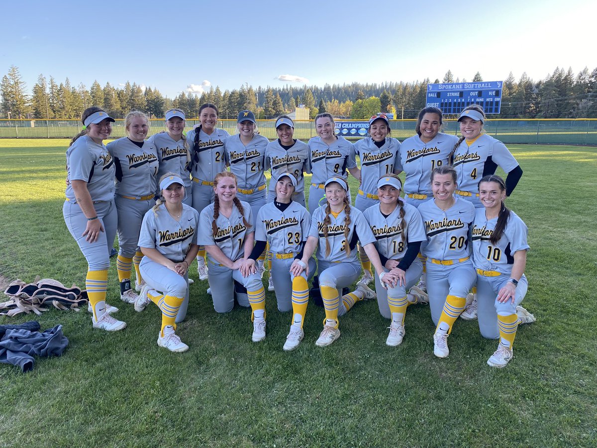 Warriors complete the road-trip with a sweep and take home the NWAC East Region Championship! 🔱🧹 🏆 #team18 #notfinishedyet