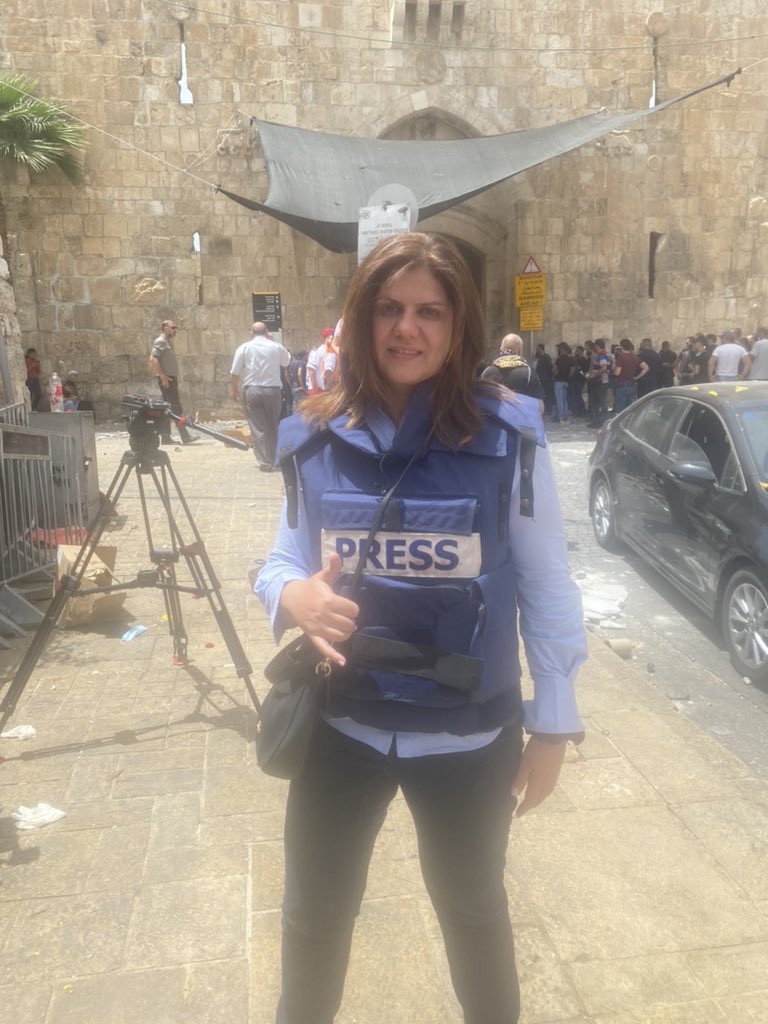 almuharrmi's tweet photo. كل العزاء لأسرة مراسلة قناة الجزيرة في القدس شيرين أبو عاقلة التي اغتالته�� يد الإجرام الصهيونية على مرأى من العالم المنافق الذي يحابي الصهاينة ويتستر على إرهابهم https://t.co/1jgQt9kjqo