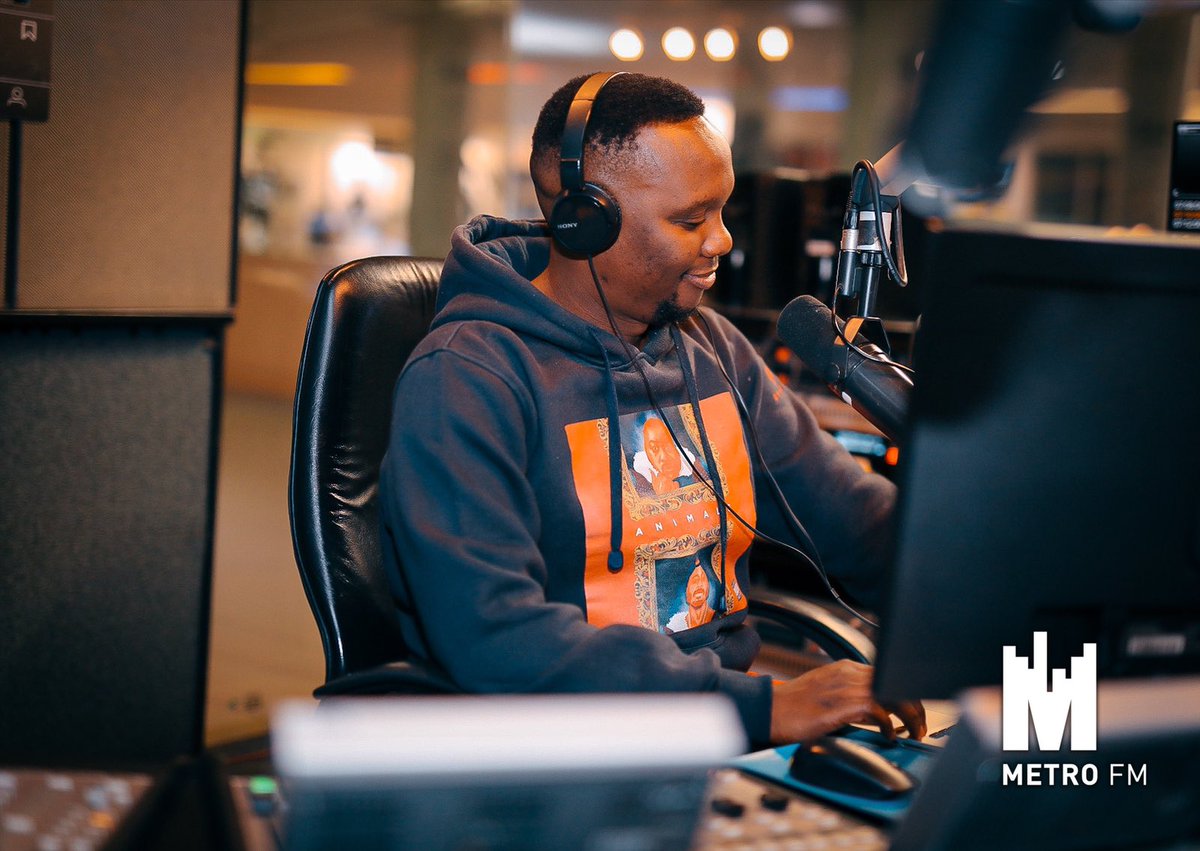 METROFMSA's tweet image. #PhonelineTraffic : @moflavadj definitely has a lot on his mind ,What’s on your mind? Share with us. 

☎️ : 089 110 3377 
WhatsApp: 071 585 6157

#TheMorningFlava 
@moflavadj  @owenhannie @KhutsoTheledi @Lindi_Sirame