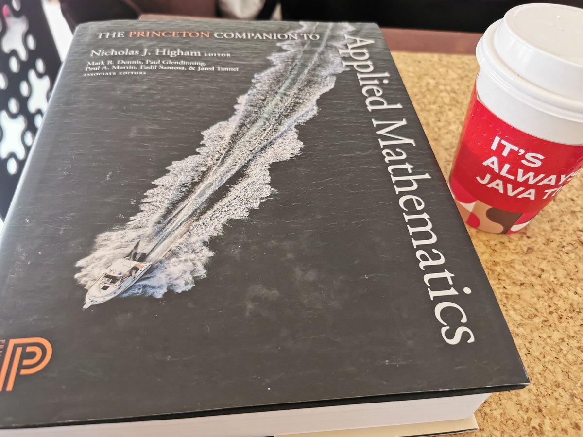anaszeidan's tweet photo. #فاصل_كتبي
ما أجمل أن تقرأ كتابا لا تفهم منه شيئا، وأنت تحتسي رشفات من قهوة لا تدري عن محتواها شيء! 😁

ولكن.. أين الكندل حتى يكتمل البرستيج؟!ماذا.... ألا يكفي أني أخفيت كوب الشاي الإنجليزي؟! 

سهوكة.. ولا بطاطي لها! https://t.co/8kR5rV9WtW