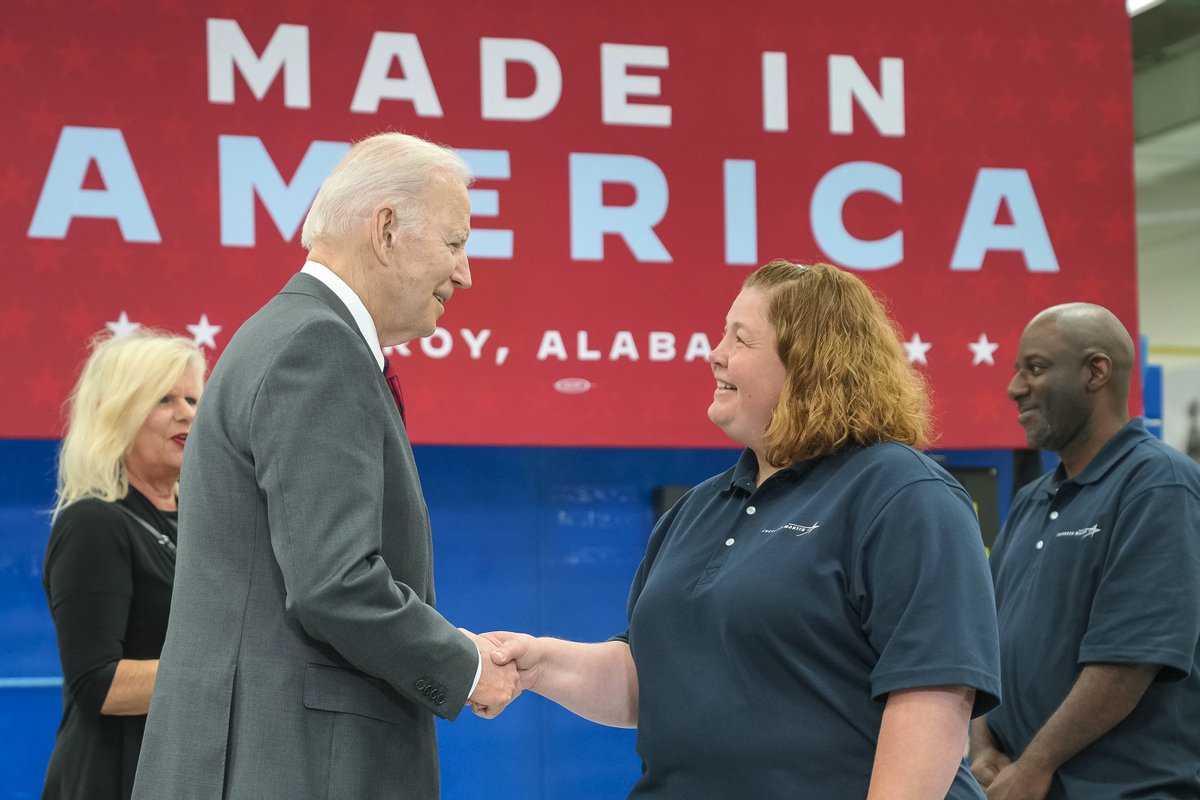 President Biden visited a factory in Alabama that's building missiles right here in America to provide to Ukraine. 🇺🇸