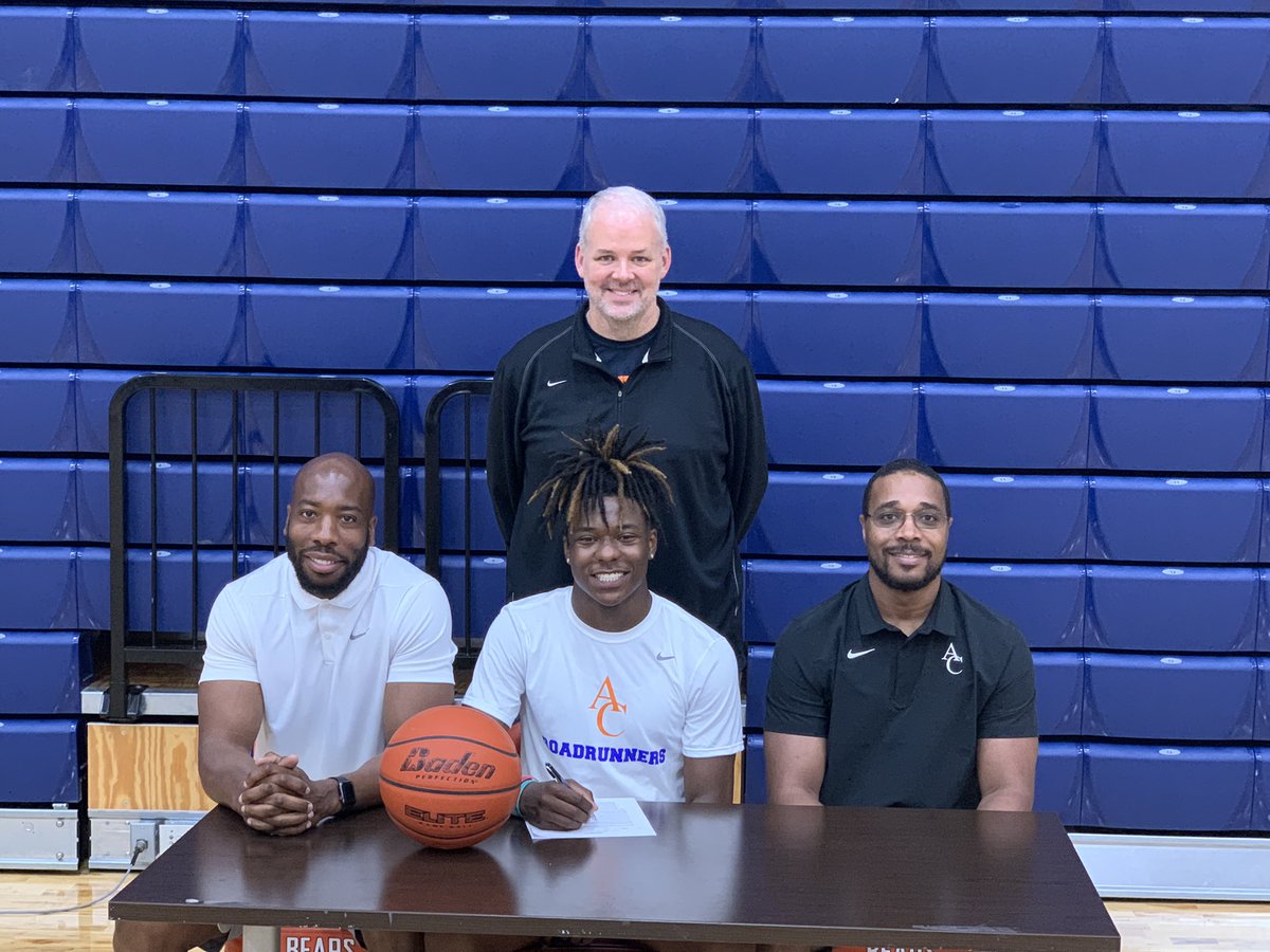 So happy for <a href="/KeddricMaysJr/">Keddric Mays II</a> for signing with Angelina today! His basketball journey continues!! Way to Win The Day!! Bear Pride 🏀