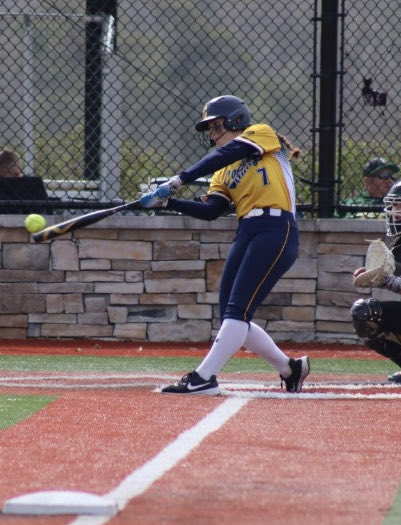 ohiolightning05's tweet photo. Congratulations to Sammy Gingras @Sammy93807784 on setting the single season home run record at Copley HS with her 11th 💣 early this week and then adding her 12th and 13th 💣 tonight!!  Great to see the hard work paying off. @CSU_Softball @ToledoSoftball @NKUNorseSB @MiamiOH_SB https://t.co/Kh4xoi5rBM