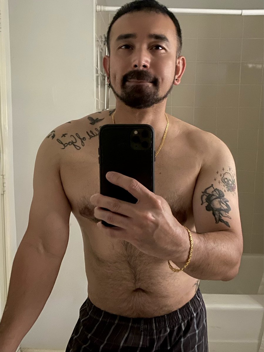_jvvillar's tweet photo. Sige umiyak ka lang. Humarap ka sa salamin. Pero pagkatapos mo ilabas ang lungkot, tama na. Basta doon ka sa tama. Doon ka sa totoo. https://t.co/GUOYiJkqdJ