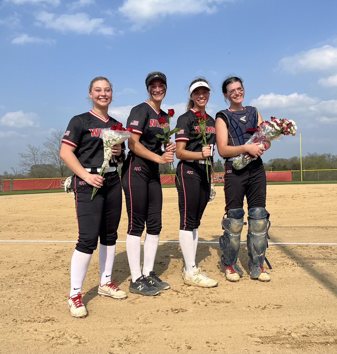 Great night tonight for the panthers! Celebrated our seniors and got a 3-2 win over central! ❤️🥎