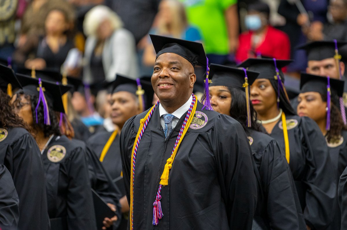 BethelUCPS's tweet photo. 📸 We are so happy to have celebrated the Class of 2022 on Saturday! 

Students and supporters: free, print-quality photos are available for download at this link along with an archived version of the ceremony live stream. Congrats grads! 🎉

https://t.co/Sie9Vp9pl6 https://t.co/4lPk2LSadH