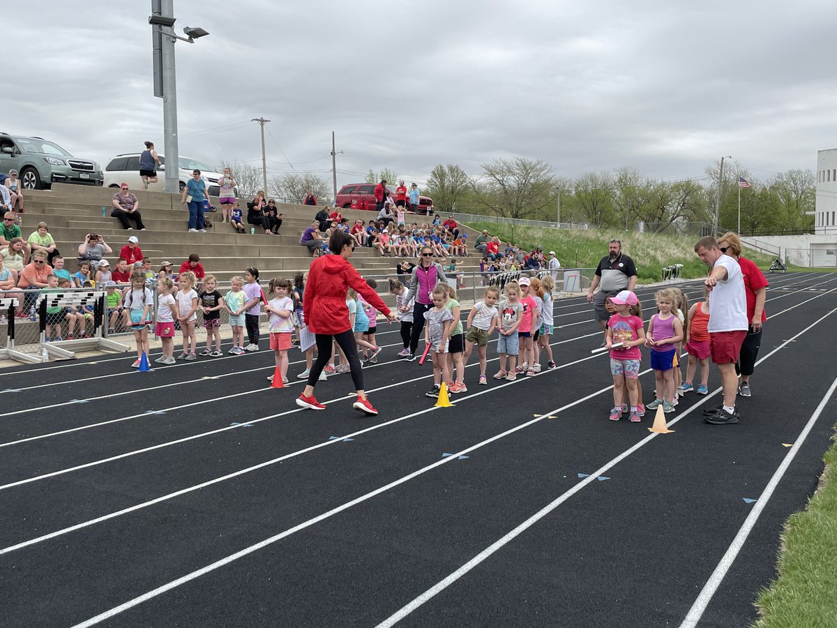 DC_Scouts's tweet photo. Today’s weather was absolutely amazing for K-2 Track/Field Day! Thanks to Mrs. Reeves and Mr. Worm for organizing the two schools at one event! The future looks fast for DC track! #dcscouts https://t.co/LXzryLjCI8