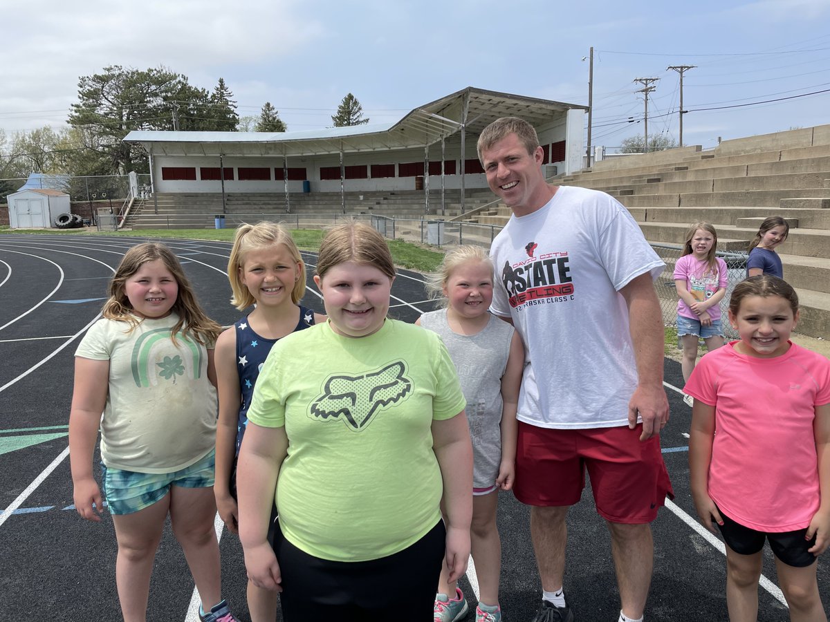 DC_Scouts's tweet photo. Today’s weather was absolutely amazing for K-2 Track/Field Day! Thanks to Mrs. Reeves and Mr. Worm for organizing the two schools at one event! The future looks fast for DC track! #dcscouts https://t.co/LXzryLjCI8