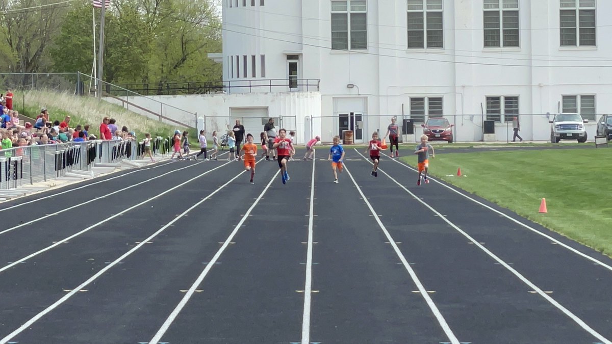 DC_Scouts's tweet photo. Today’s weather was absolutely amazing for K-2 Track/Field Day! Thanks to Mrs. Reeves and Mr. Worm for organizing the two schools at one event! The future looks fast for DC track! #dcscouts https://t.co/LXzryLjCI8