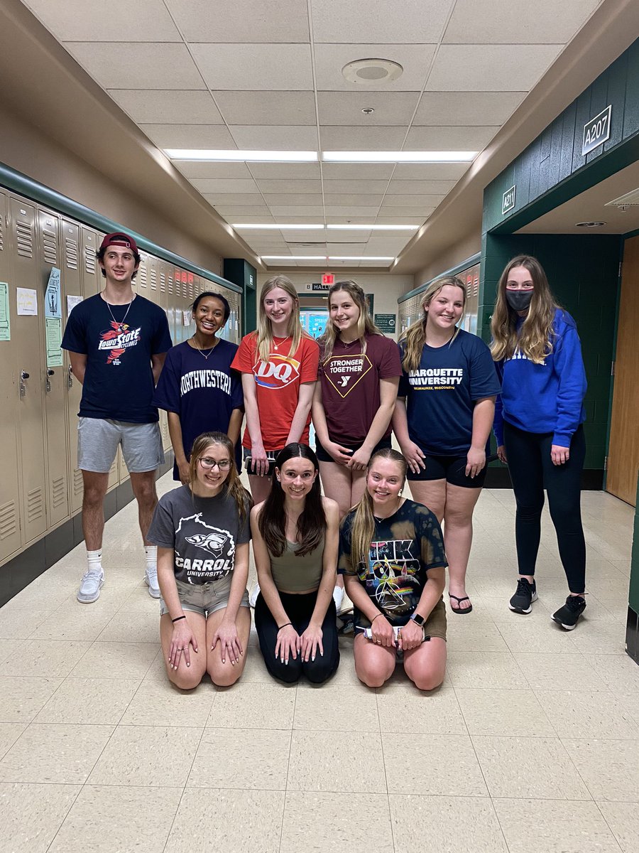 wildcats_care's tweet photo. thank you everyone for a great year!!!! congrats to our graduating seniors as well 💙💙💙💙🎗🎗🎗 https://t.co/wokQGzjWwo
