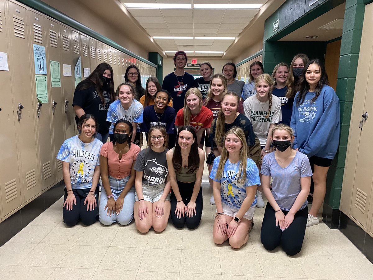 wildcats_care's tweet photo. thank you everyone for a great year!!!! congrats to our graduating seniors as well 💙💙💙💙🎗🎗🎗 https://t.co/wokQGzjWwo