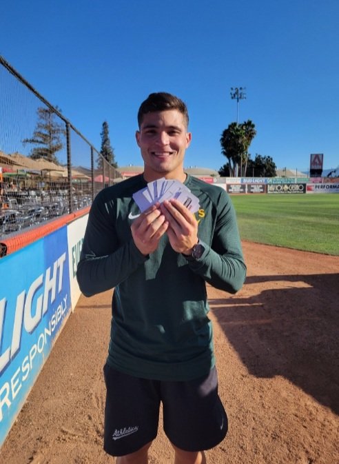 adoptmilbplayer's tweet photo. Starting a bit slow folks. Still $210 down with $1440 left in our Chipotle giftcard fundraiser for the Quad Cities Riverbandits vs South Bend Cubs. Donate now at https://t.co/oLsM00h14h @EthanXXVI @CubsZone @STR0 @CubsDna @minda33 @PitchingNinja @royalsreview @MikeDubsRadio https://t.co/VD4HgFFC8n