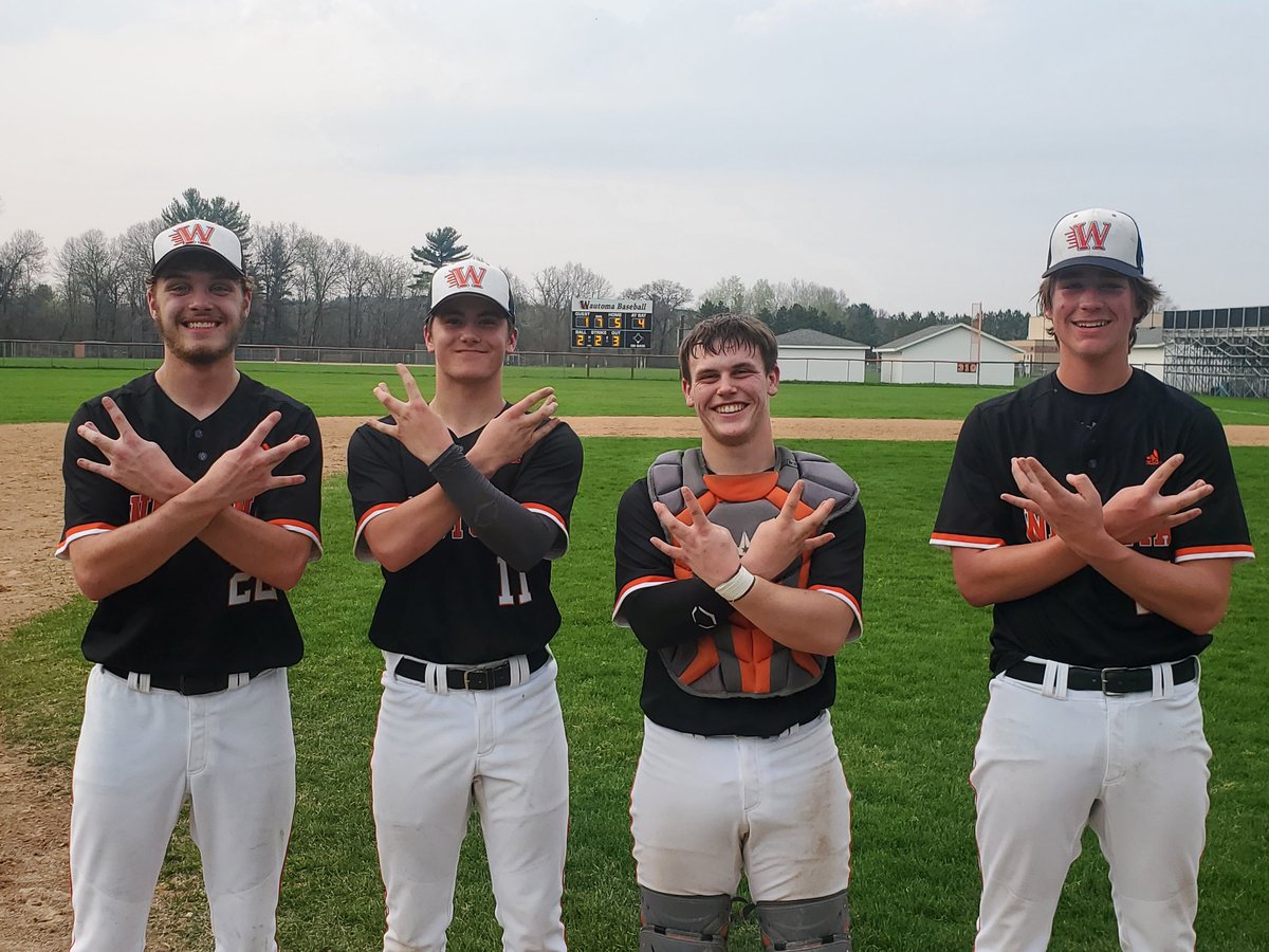 WautomaB's tweet photo. Hornets beat Westfield 5-1 to move to 13-2 overall and 5-2 in SCC play. 1st in the SCC with 3 games to go!

@LoganDunn01 was DOMINANT on the mound tonight going 6 2/3 innings 14K’s 2H! 2x3 RBI

@K_Fenske6-3x4 2 2B RBI

@weisser42-1x3 RBI

@HunterNetzler- 1/3IP K

#GDTBAH🐝 https://t.co/HC3s2iisS0