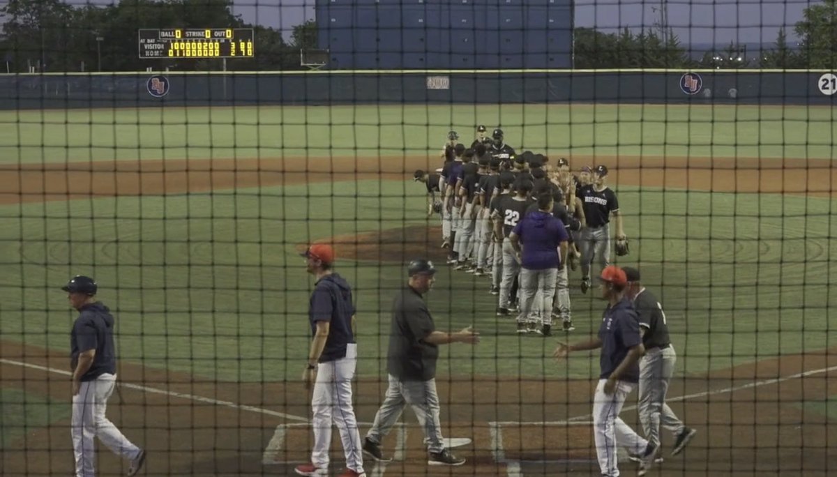 AutumnCMarshall's tweet photo. Nicely done, gentlemen! #BisonsWin @BisonBaseball #GoBisons #proudprof #HornsUp #IntoTheStorm 💜💛🤘🏻 https://t.co/HlkWYGW5Fp