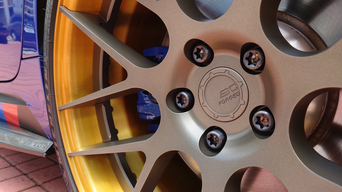 odot0718's tweet photo. The Titanium wheel lug bolts designed for BMW.
#BMW #titaniumwheelbolts #dlccoating https://t.co/2d6jr71DzU