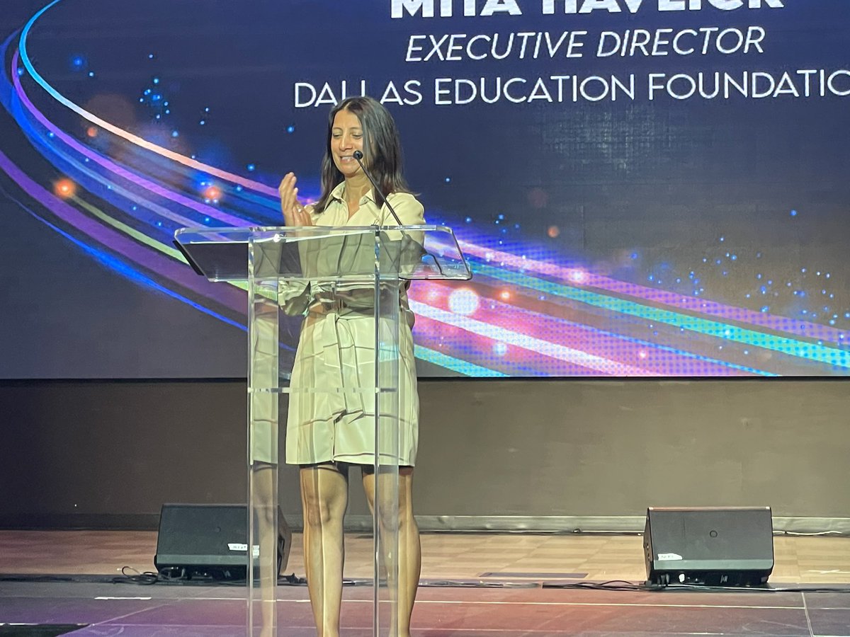 dallasschools's tweet photo. Incredible night so far at the Dallas ISD Educator of the Year Awards presented by @FutureofDallas_ and sponsored by @reliantenergy. 

Soon the Principals of the Year and Teachers of the Year will be announced! #DallasISDPOY #DallasISDTOY https://t.co/9XFcPfRnvW