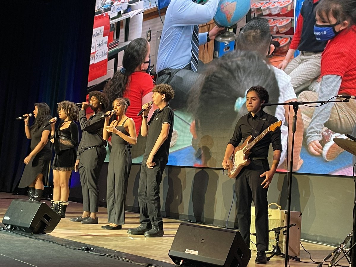 dallasschools's tweet photo. Incredible night so far at the Dallas ISD Educator of the Year Awards presented by @FutureofDallas_ and sponsored by @reliantenergy. 

Soon the Principals of the Year and Teachers of the Year will be announced! #DallasISDPOY #DallasISDTOY https://t.co/9XFcPfRnvW