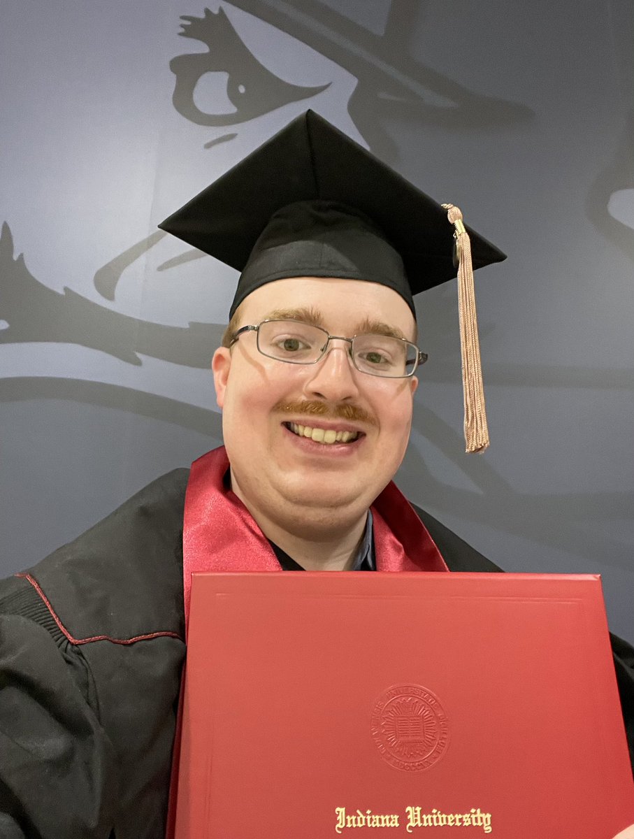AllenRocks7's tweet photo. Iβm officially a College Graduate!! π€©π₯³ #IUSBGrad22 https://t.co/1msBmkLVSx