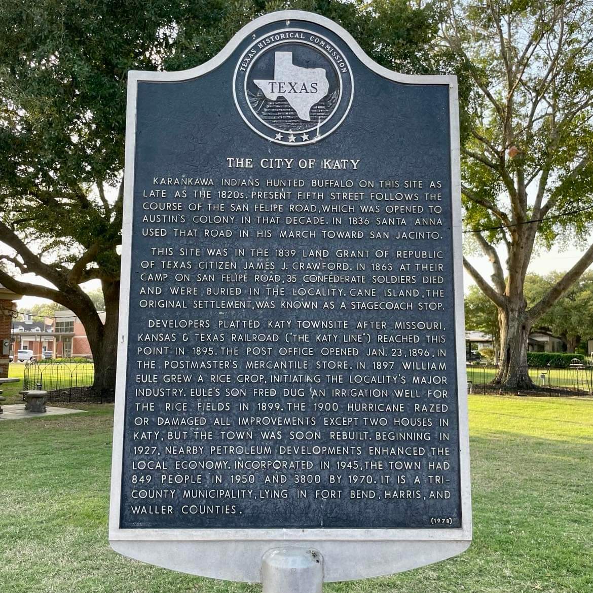 CapoJ007's tweet photo. "Making my way downtown
Walking fast, leg in cast,
And I'm homebound"
-@VanessaCarlton (paraphrased)
Welcome to my hometown of Katy, TX. πΈ: @freya66
#ExtraShotOfHistory #HistorianInRepose #TexasHistoricalMarker https://t.co/ZoAI809SBL