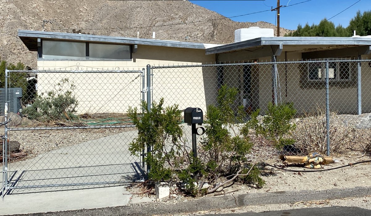 RivCo_Code's tweet photo. The amount of outdoor storage allowed is determined by the lot size and zone the lot is in. 

To learn more about your zone &amp; other parcel specific info, visit: https://t.co/N0FSZgI1nE

#RivCoNow #KeepingCommunitiesSafe #ComplaintReceived #CodeResolved #VoluntaryCompliance #After https://t.co/tA63iuCHVC