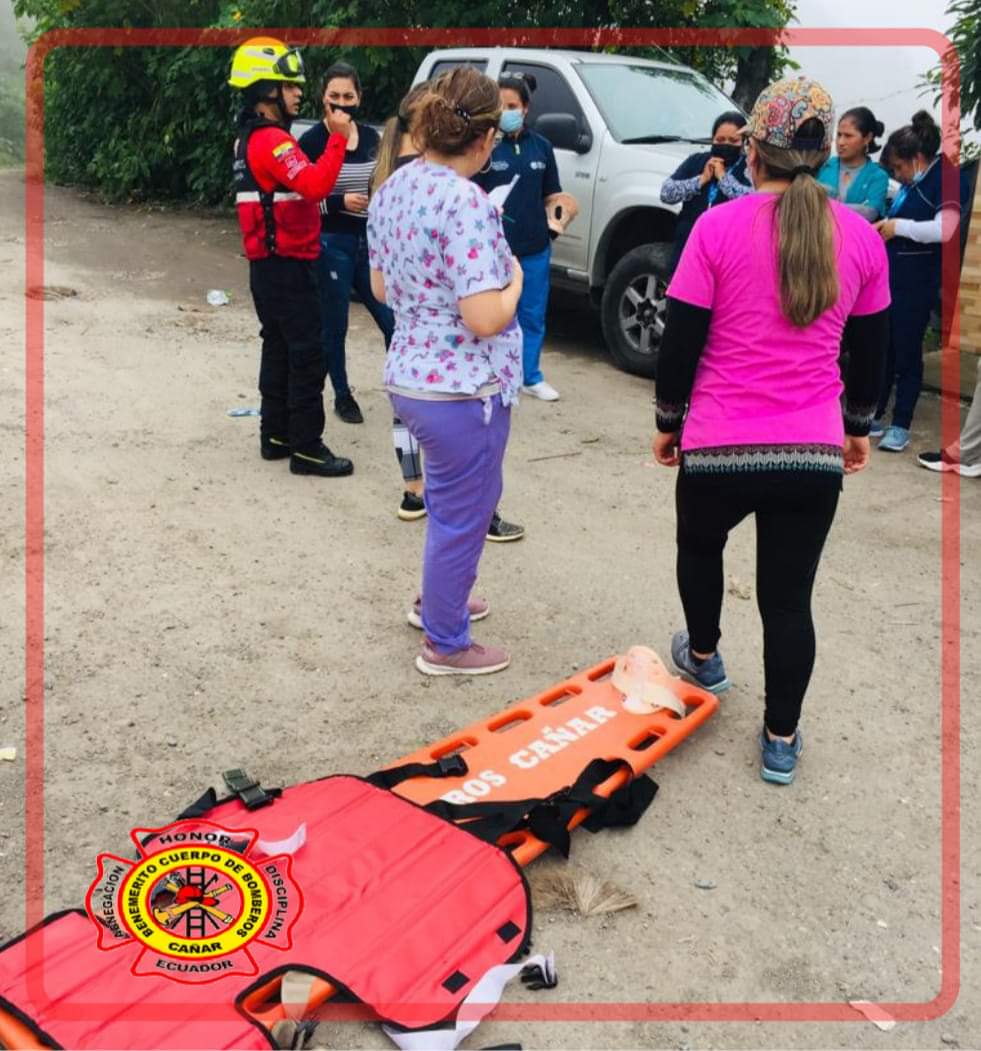 🧑‍🚒El dia de hoy #BomberosCañar participo en una charla de primeros auxilios básicos con personal de los Centros de Salud de Ducur y Javín #MSP 

Solo en equipo logramos la #Prevención en nuestra comunidad.

ABNEGACIÓN, HONOR Y DISCIPLINA