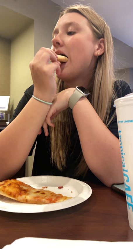 <a href="/Kynzi83885745/">kynzi pate</a> enjoying the pizza party and tropical smoothie tonight! 🍕