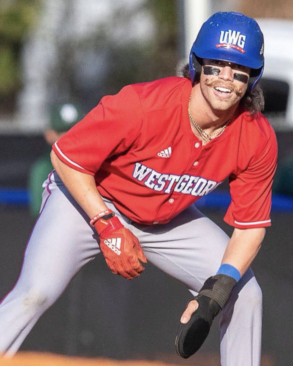 CalabroTom's tweet photo. @mxpellicer @BKHS_Baseball @BKHS_Athletics Same pic came up in my memories😀 Those were boys who are now men balling in 🏈/⚾️#CrusadersAtTheNextLevel @cade_sams 🏈@acalabro223 ⚾️@charliepellicer ⚾️@colbyhalter ⚾️@malik24young ⚾️ @Blake_Barkoskie ⚾️ Who did I miss? 🤷🏻♂️ https://t.co/Qn2NEK1Atv