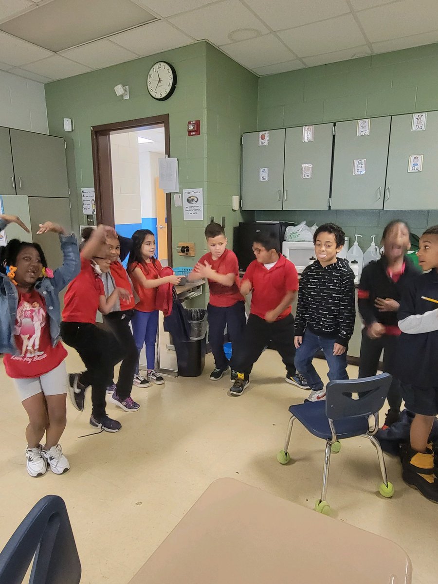 Lots of teachers and students twinning today for TWIN DAY during spirit week! <a href="/AleesiaLJohnson/">Dr. Aleesia Johnson</a> <a href="/brynn_kardash/">Brynn Kardash</a> <a href="/IPSTZ/">IPS.TransformationZone</a> <a href="/DrWarrenMorgan/">Warren Morgan</a> <a href="/DrNHenderson/">Nathalie M Henderson, PhD</a> <a href="/LumbleyPat/">Pat Lumbley</a> <a href="/IPSSchools/">IPS</a>