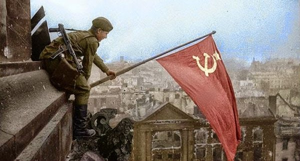 La segunda Guerra mundial, fue el conflicto armado calificado como más grande y sangriento de la historia moderna, #Cuba rinde homenaje a los pueblos de Rusia, a 77 años de esta victoria.