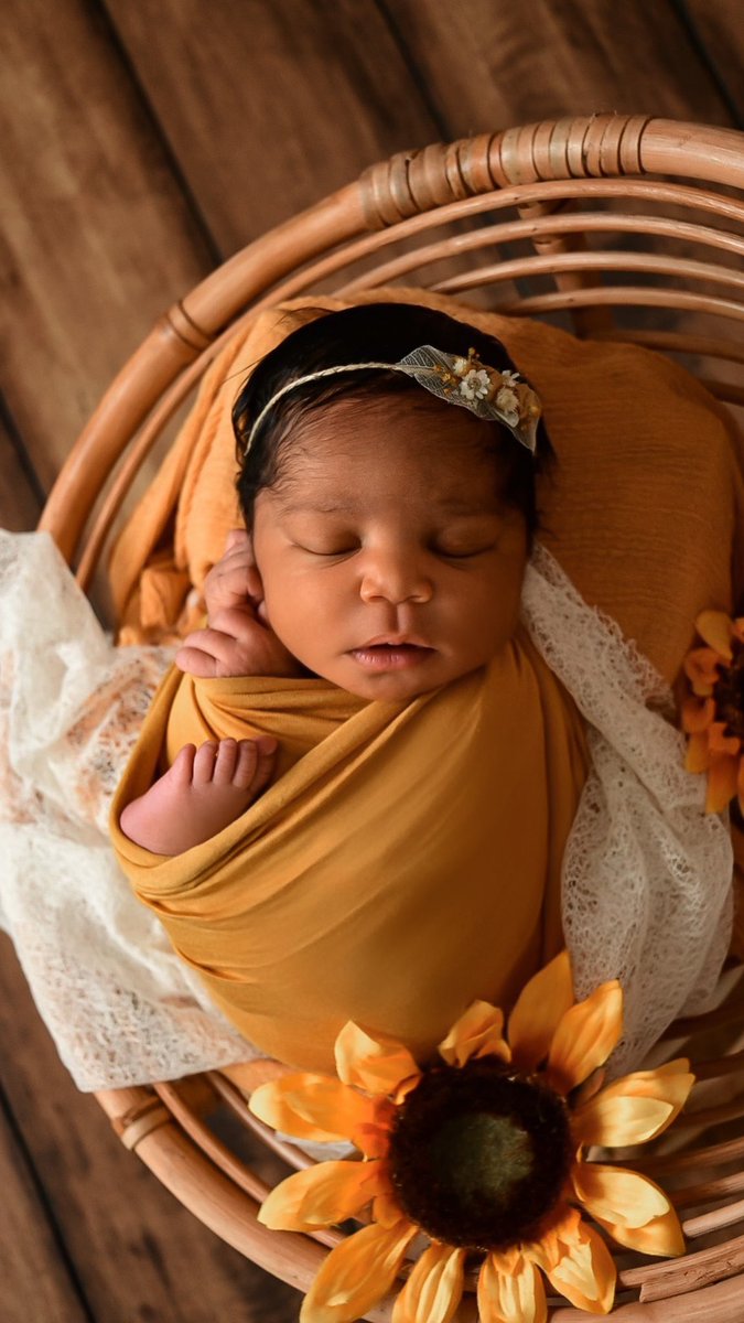 HeyImTray's tweet photo. Hey Twitterverse been a big week so far. But i realized I never introduced y’all to my mini me.  So Samara Beck meet Twitter. Twitter meet Samara Beck. 04/08/22. https://t.co/DwjleeplU9