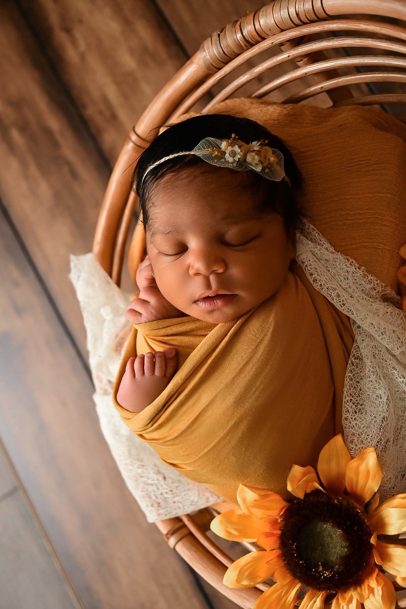 HeyImTray's tweet photo. Hey Twitterverse been a big week so far. But i realized I never introduced y’all to my mini me.  So Samara Beck meet Twitter. Twitter meet Samara Beck. 04/08/22. https://t.co/DwjleeplU9